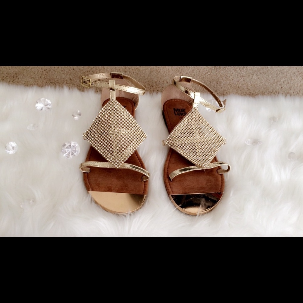 ✨ Muk Luks Gold Sandals ✨